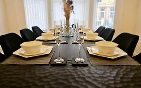 Large New House, Sleeps 8, Free Parking, Near City Centre